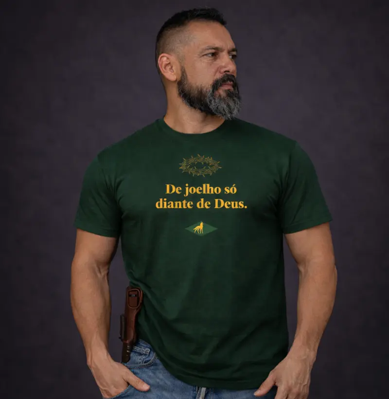 Camiseta de joelhos so diante de Deus - Filhos da Pátria