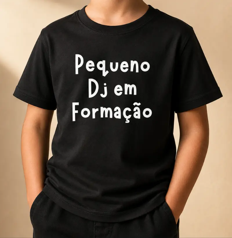 Pequeno DJ em Formação