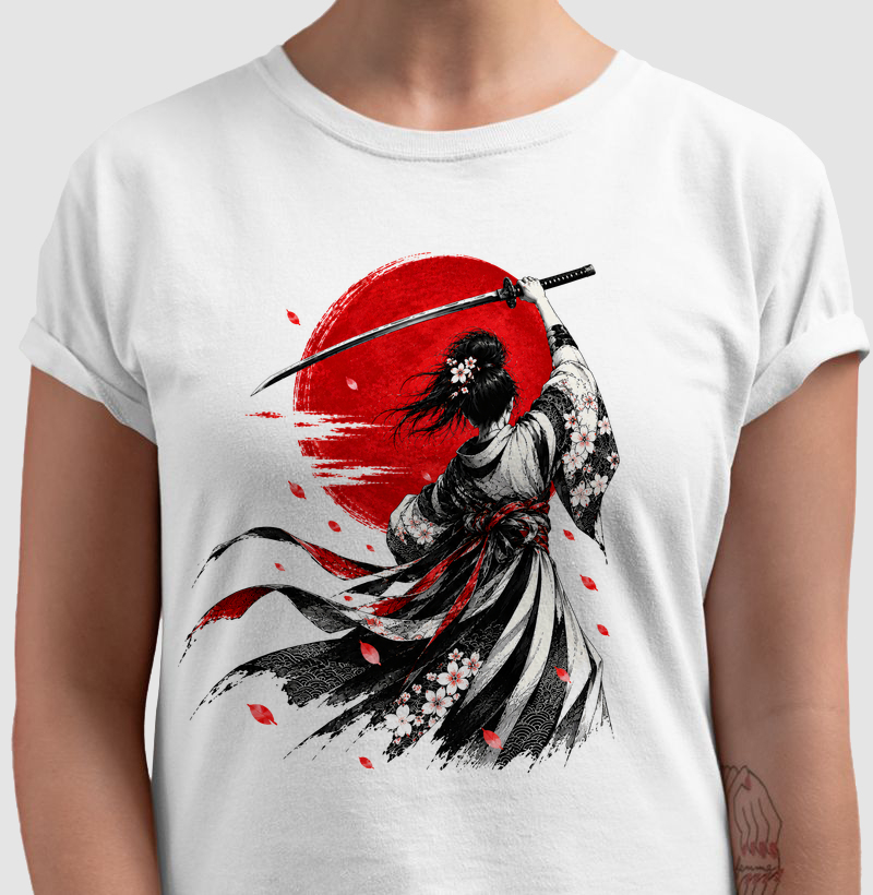 Guerreira — A Katana e a Flor - Camiseta
