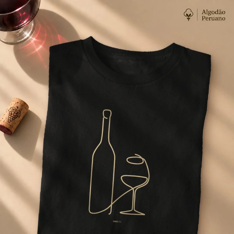 Camiseta Vinho - Garrafa & Taça