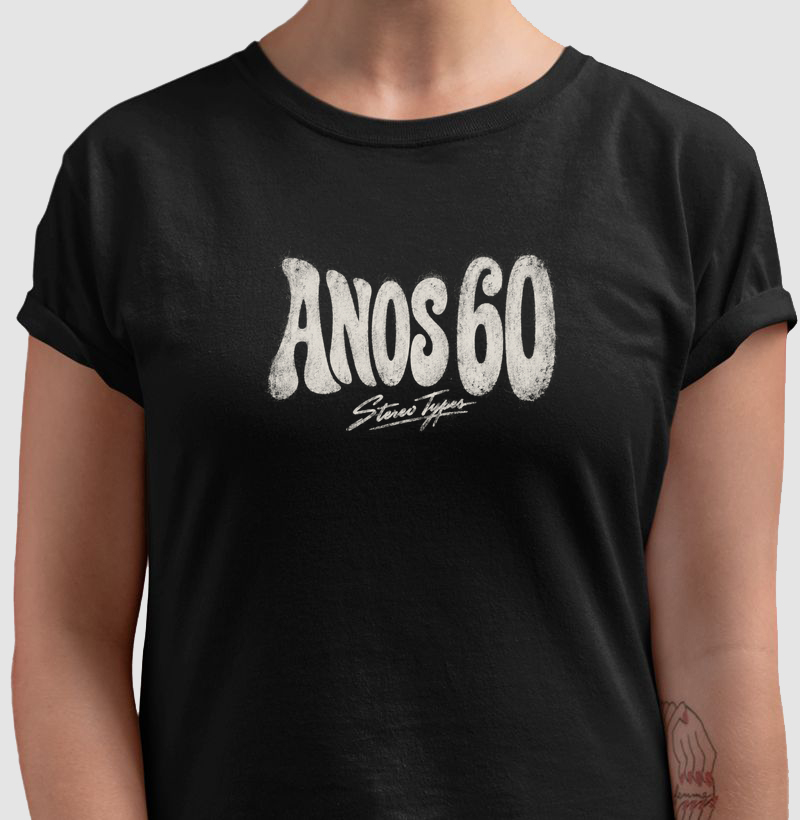 ANOS 60 · Carvão · Traço Claro · STEREO TYPES - Camiseta