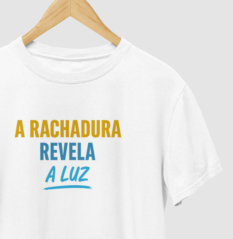 Camiseta a luz pela fenda