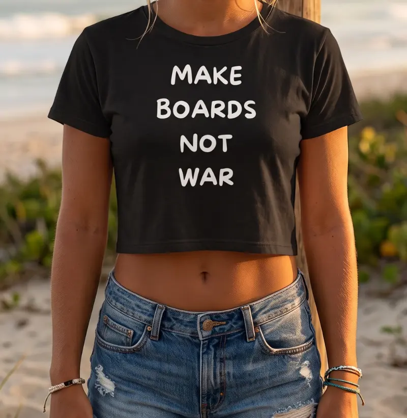 Make boards Not War - Top Cropped Feminino