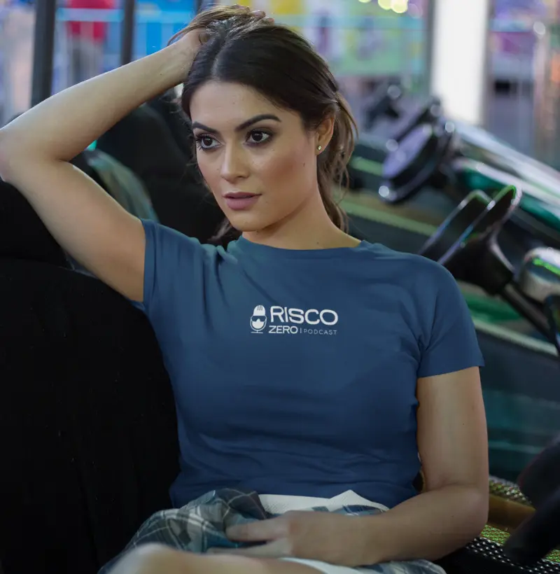 T-Shirt Marinho Feminina - Risco Zero