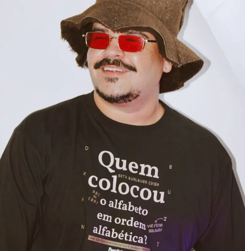 Quem colocou o alfabeto em ordem alfabética