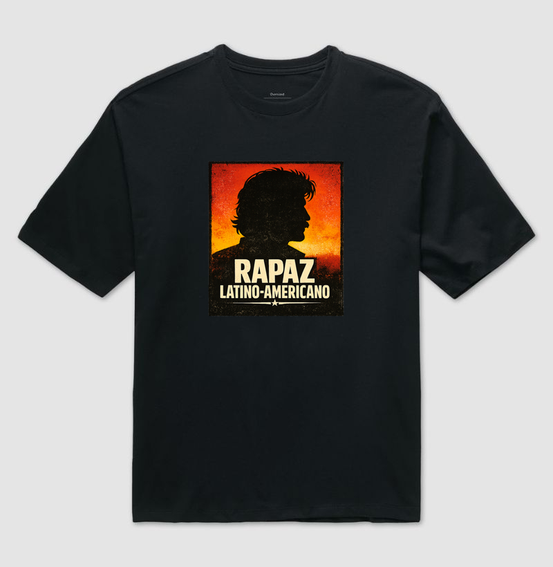 Camiseta Oversized Rapaz Latino-Americano. Coleção Música. Unissex. Algodão Premium.