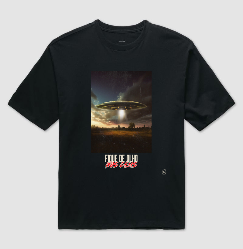 Camiseta Oversized "De Olho nos Céus"