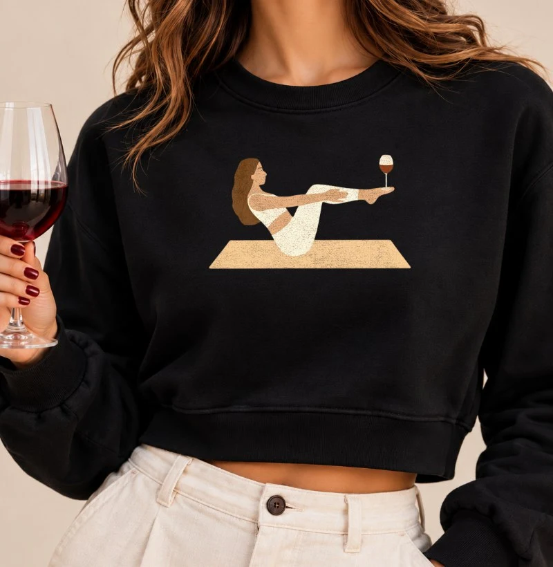 Camiseta Yoga & Vinho - Cropped Moletom