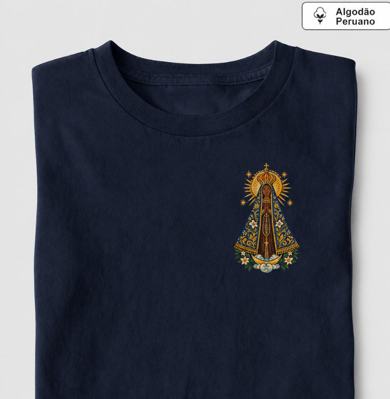 A Padroeira no Peito - Camiseta Algodão Peruano