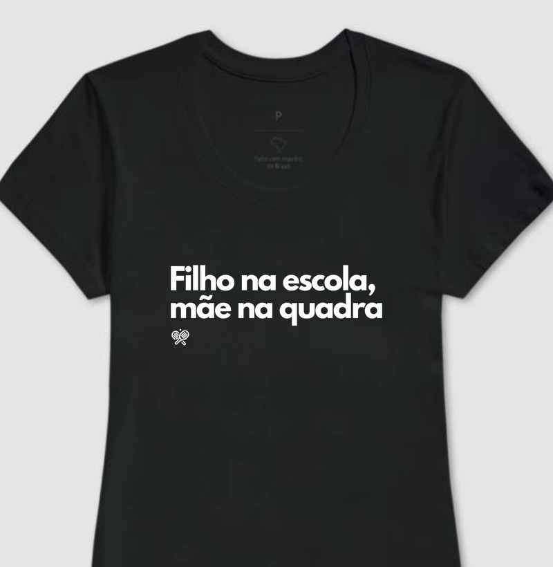 Filho na escola, mãe na quadra