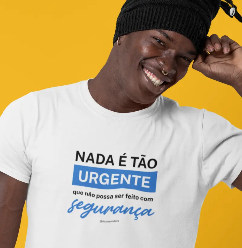 T-Shirt Branca - Nada é tão urgente