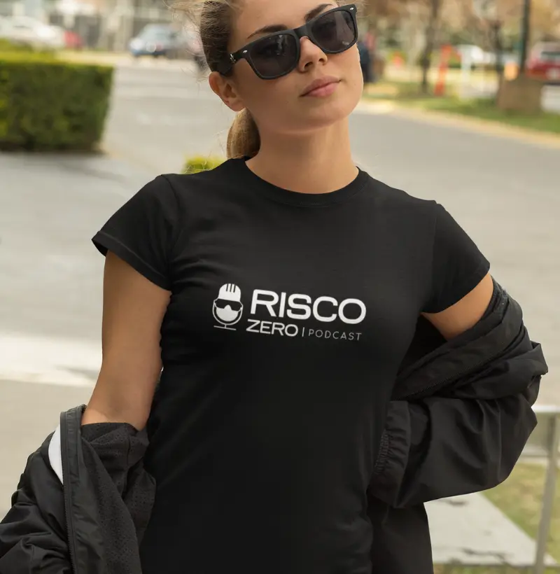T-Shirt Preta Feminina - Risco Zero