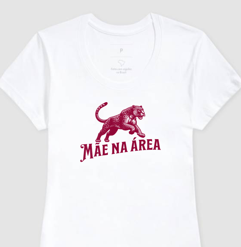 Camiseta Mãe na Área - Algodão Premium - ilustração vinho / onça