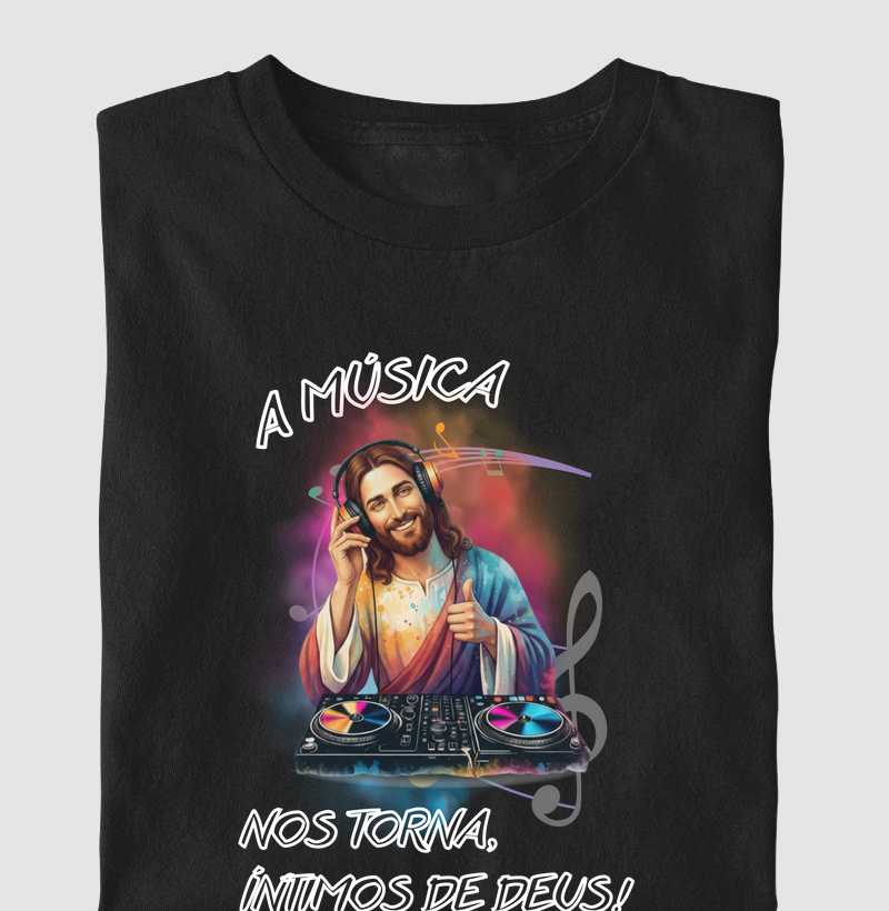 A música nos torna, íntimos de Deus!