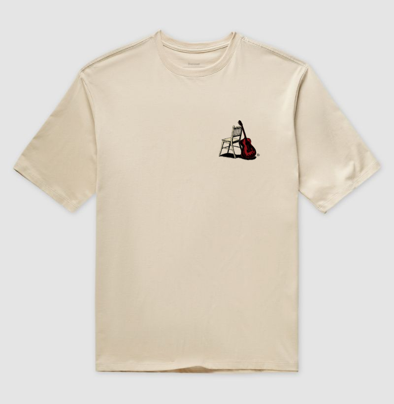 Cadeira e violão de Blues - Arte - Camiseta Oversized