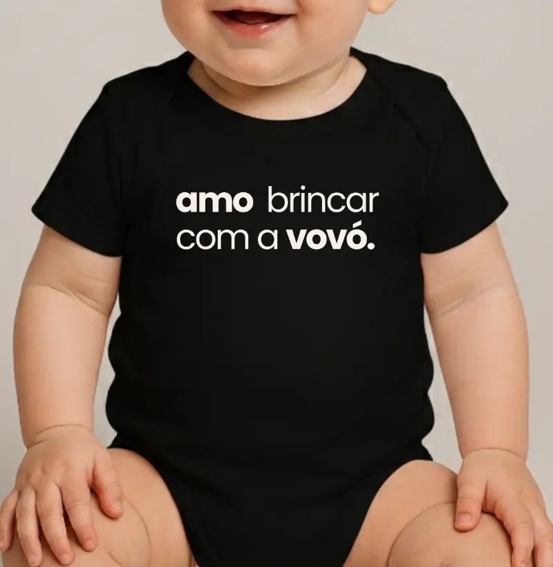 Amo brincar com a vovó.