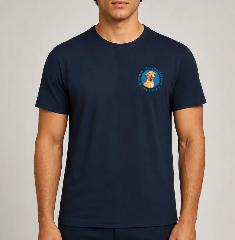 Camiseta Patrimônio Cultural Brasileiro Vira-Lata Caramelo Emblema Azul Estampa Unissex