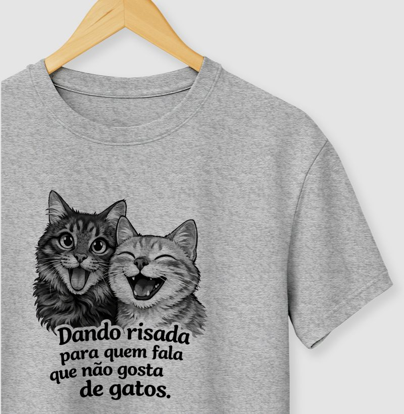 Dando risada para quem fala que não gosta de gatos