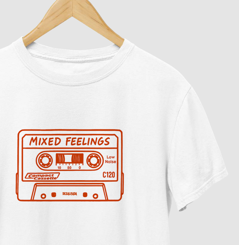 Camiseta MIXED FEELINGS TAPE (vermelha)