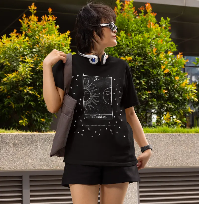 Camiseta Adulto Preta Universo by Pilar Dib