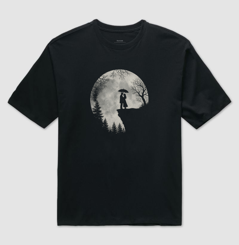Camiseta Oversized - Casal coreano a sombra da lua