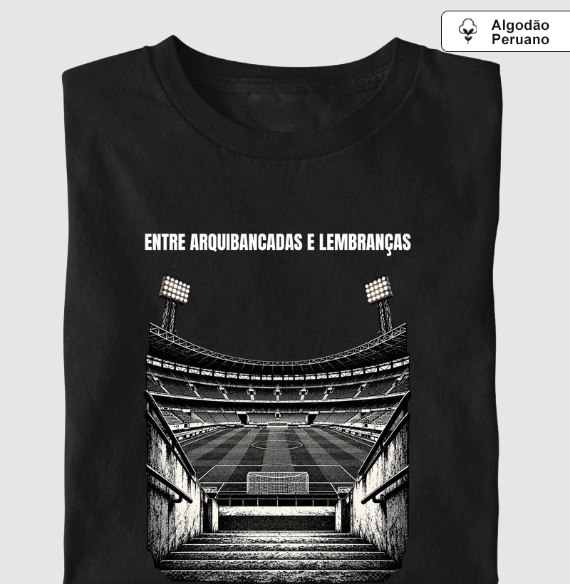 "Entre Arquibancadas e Lembranças" - Futebol - Camiseta Algodão Peruano Masculina, Feminina e Babylook