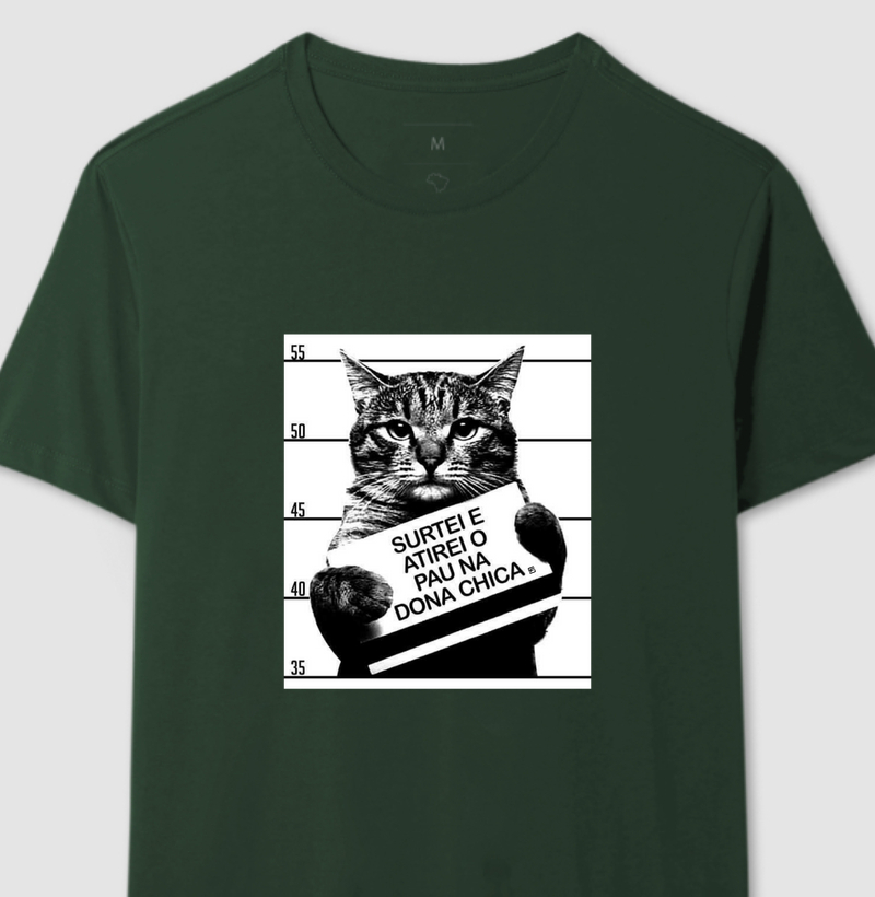 Camiseta Surtei e atirei o pau na Dona Chica