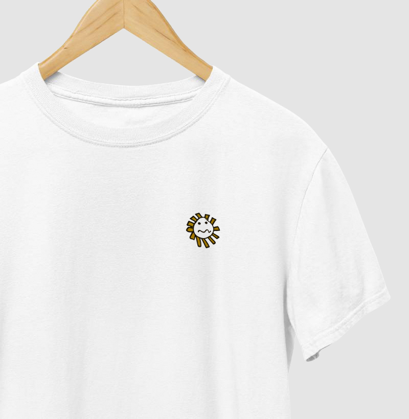 Camiseta Adulto Pin Sol by Tati Moraes