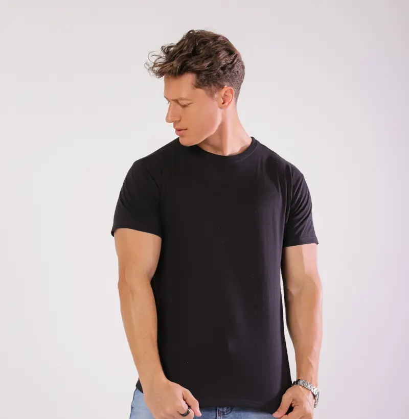 Camiseta básica em algodão - Masculina