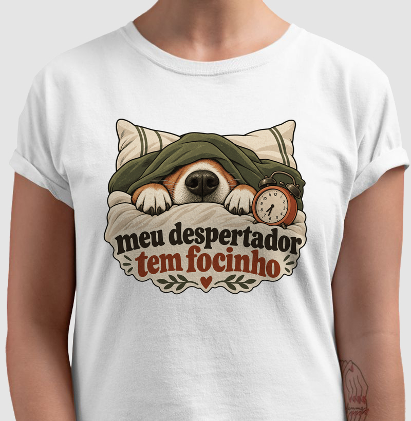 Camiseta Cachorro Humor "meu despertador tem focinho" | Pelo & Pano