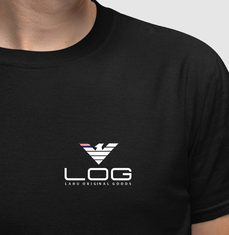 🦅 LOG | A Força das Origens, a Coragem de Evoluir A estampa LOG - Lahu Original Goods é uma representação poderosa de identidade, liderança e propósito. Seu símbolo central, inspirado na figura de uma águia estilizada, transmite visão, liberdade, força e a determinação necessária para superar qualquer desafio.