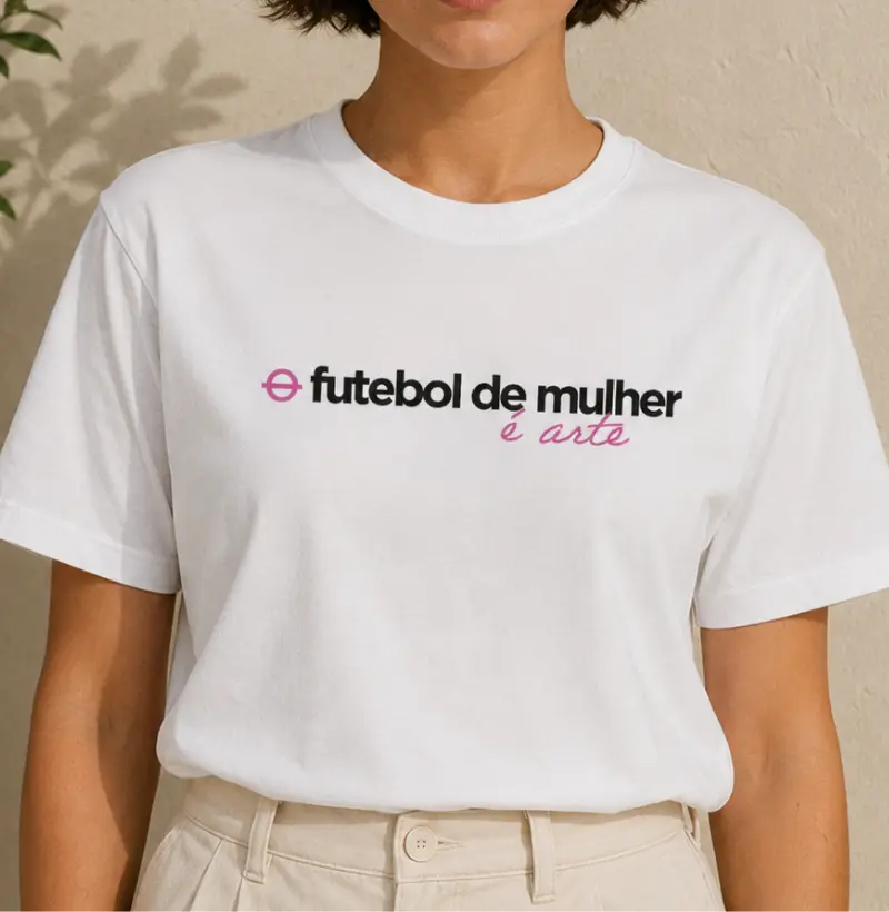 feminina de futebol estampa "futebol de mulher é arte" joga bonita