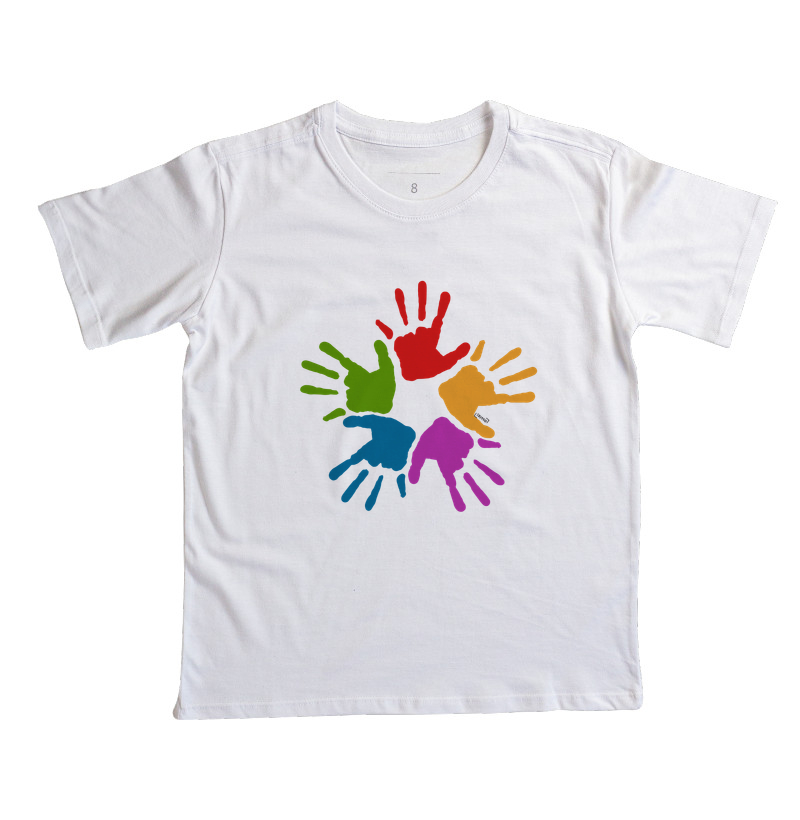 Camiseta Infantil "Mãos Coloridas"