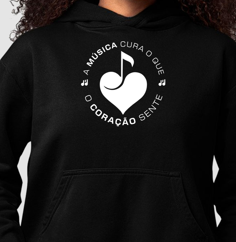 A música cura o que o coração sente.