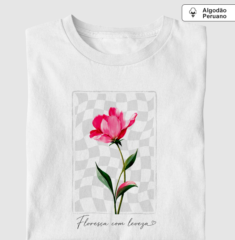 Camiseta Floresça com Leveza