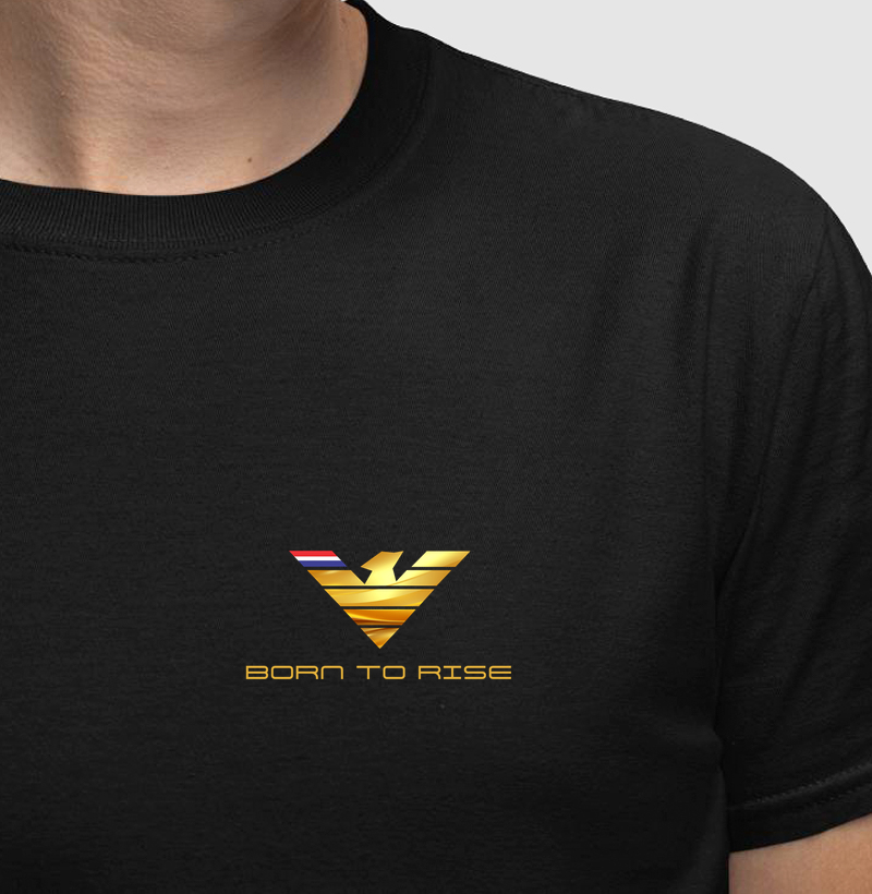 👑🦅 BORN TO RISE | A Grandeza de Quem Nasceu para Conquistar A estampa Born to Rise é uma verdadeira obra de arte que transmite poder, excelência e liderança. Com uma águia majestosa em dourado reluzente, símbolo universal de visão, liberdade e força, esta criação representa aqueles que não se contentam com o comum e estão sempre em busca de voos mais altos.