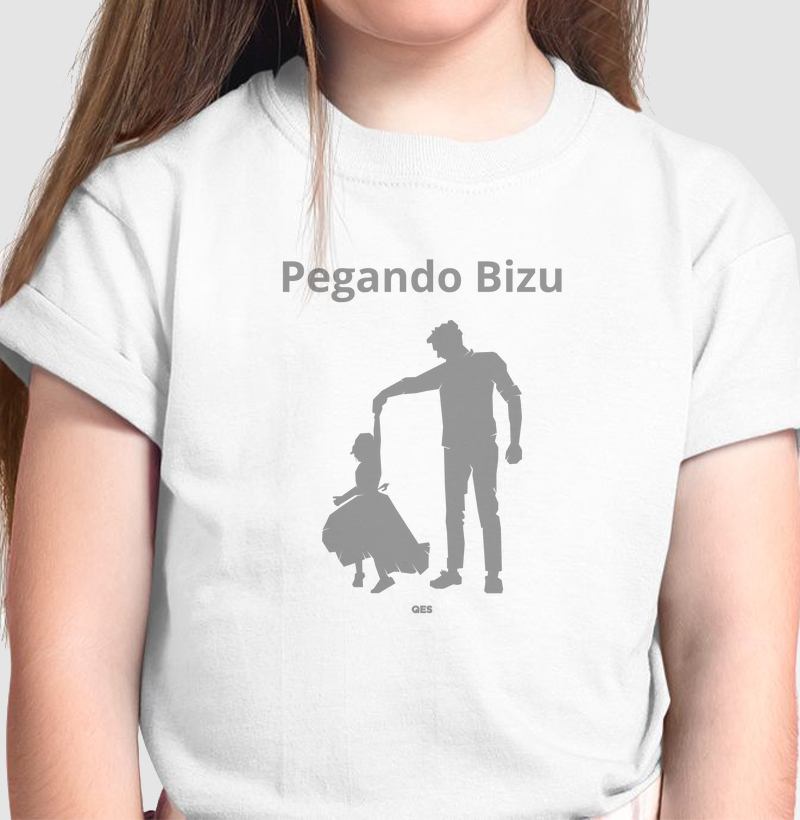PEGANDO BIZU MENINA