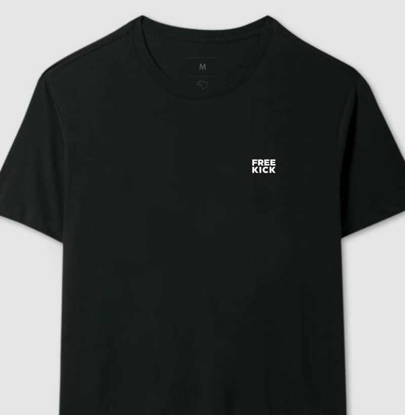 CAMISETA FREE KICK LOGO BRANCO BOLSO