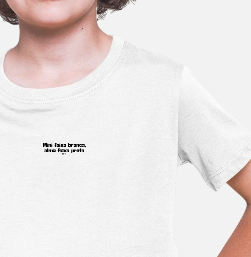 Mina Faixa branca, alma faixa preta