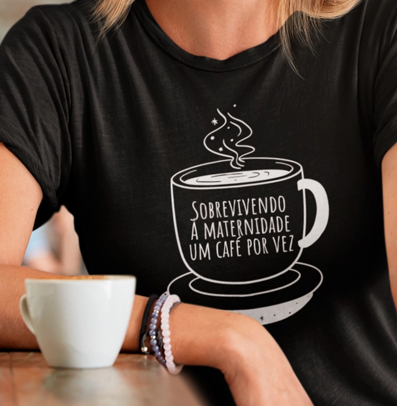 Sobrevivendo a maternidade um café por vez
