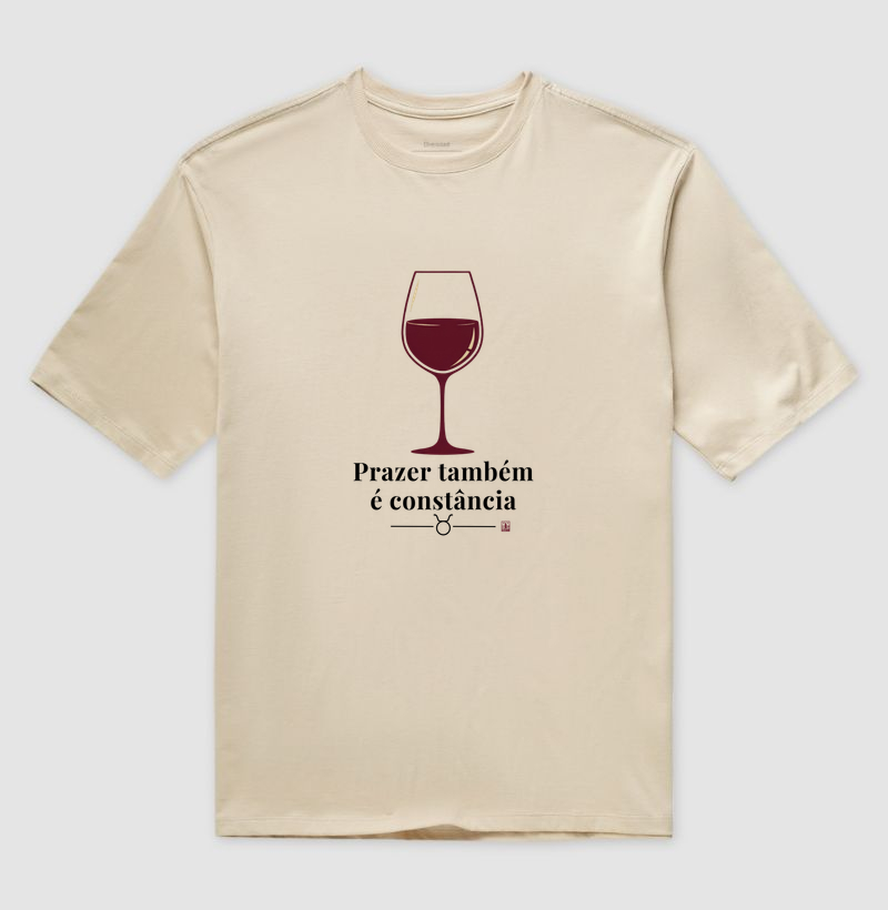 Camiseta Oversized Touro - Prazer também é Constância