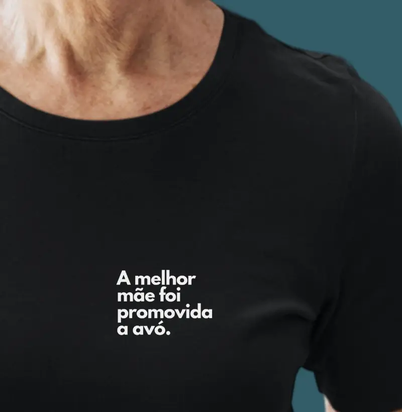 A melhor mãe foi promovida a avó. (minimalista)