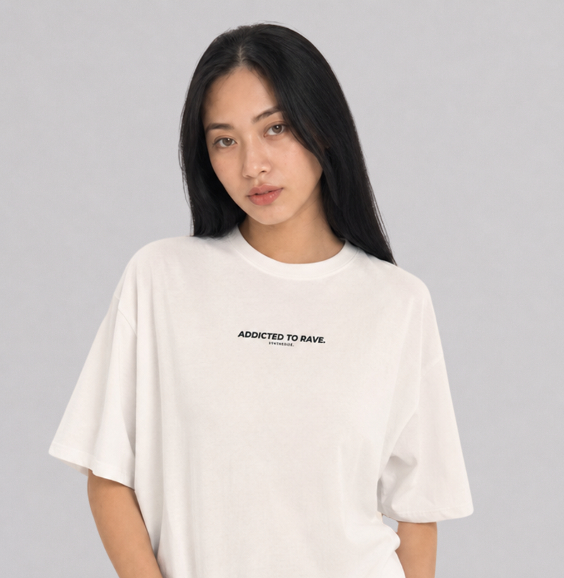 ADDICTED TO RAVE — Camiseta Oversized