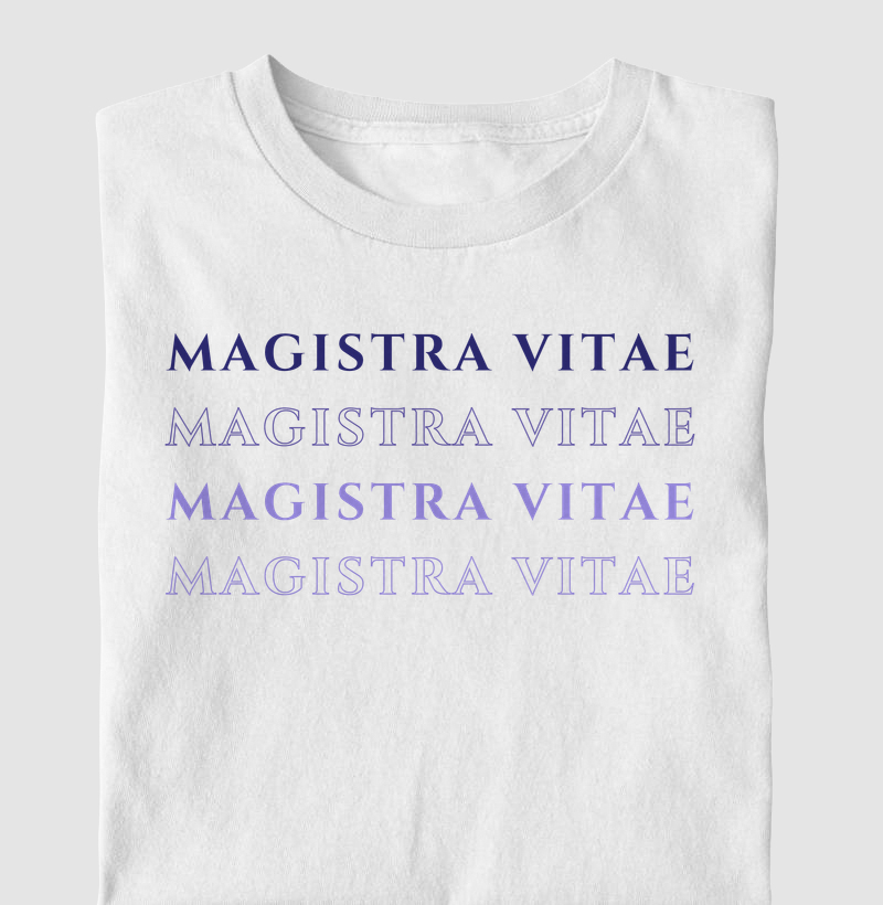 Camiseta Magistra Vitae: A História é Mestra da Vida