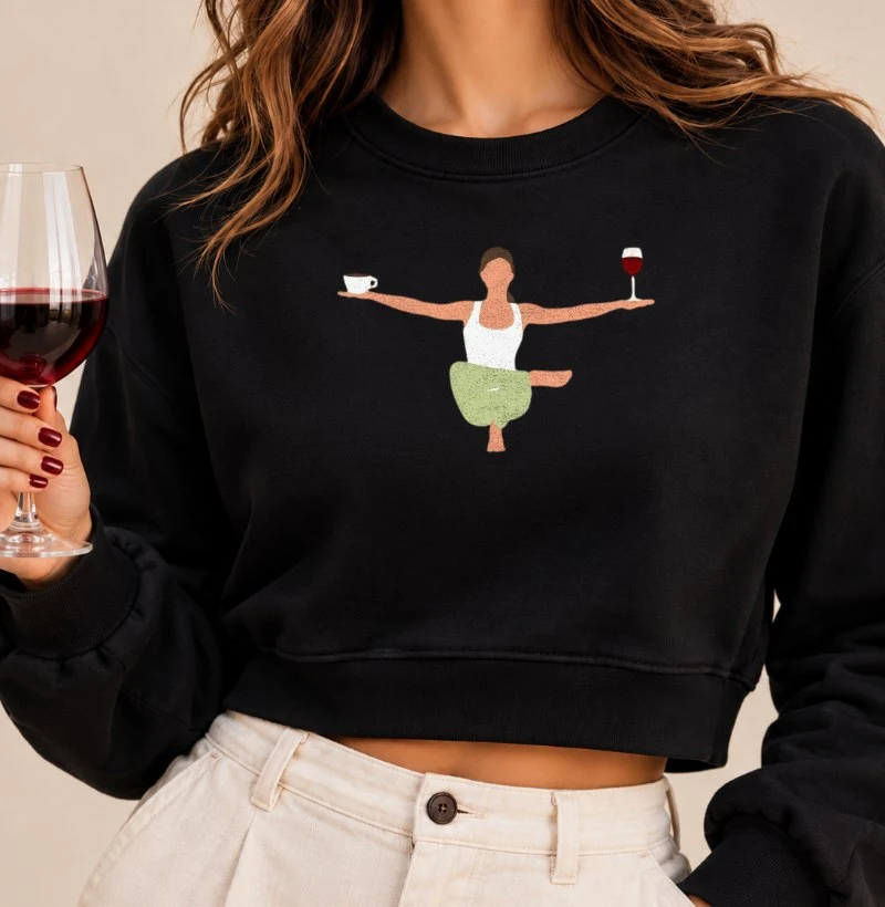 Camiseta Yoga x Café e Vinho - Cropped Moletom