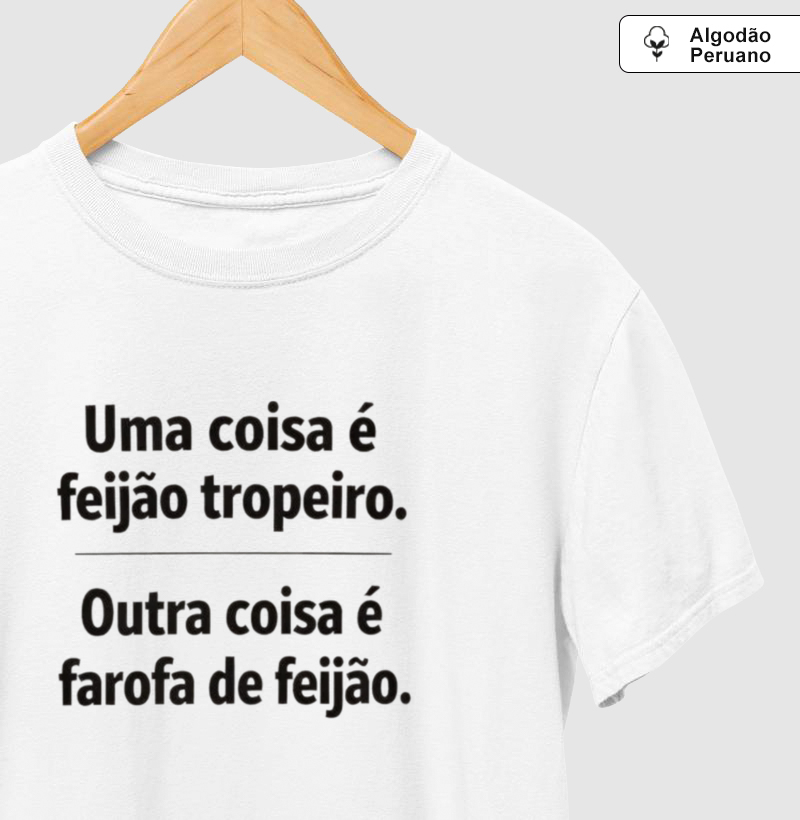 Uma coisa é feijão tropeiro. Outra coisa é farofa de feijão.