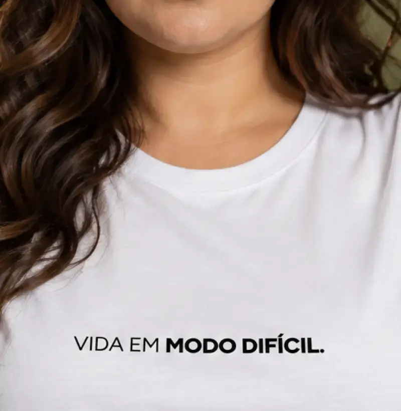 Vida em Modo Difícil - Camiseta