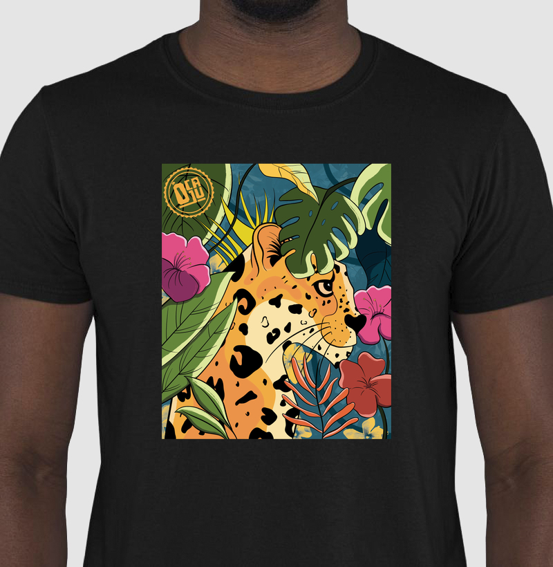 Onça entre flores - Camiseta