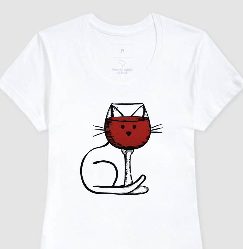 Gato escondido na taça de vinho