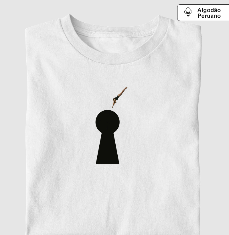 Camiseta Secret - por Hideout